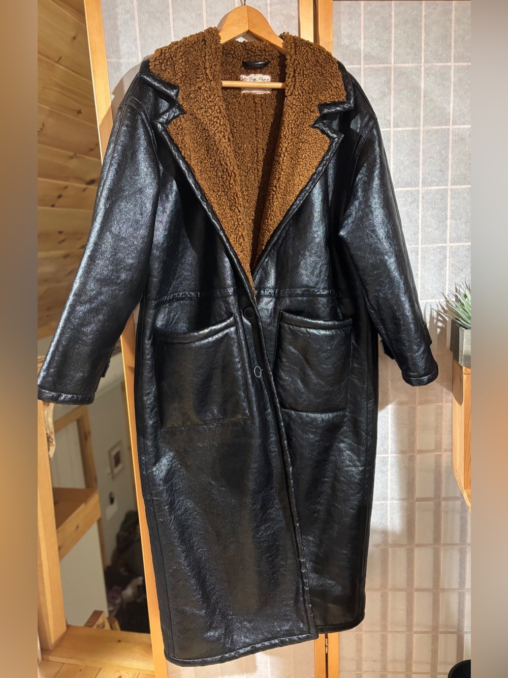 NWOT We the Free London Vegan Faux Leather Trench Coat W/ Brown Sherpa Lining M - Picture 9 of 15